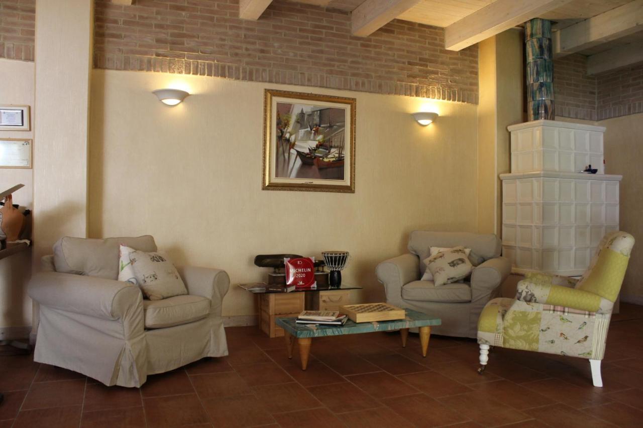 Locanda Belvedere Saludecio Luaran gambar