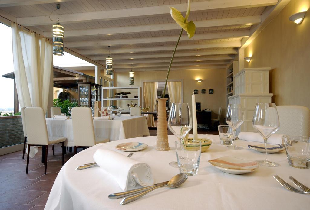 Locanda Belvedere Saludecio Luaran gambar